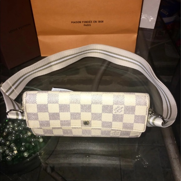 SOLDAuth Louis Vuitton Damier Azur Sarah Wallet - Picture 3 of 13